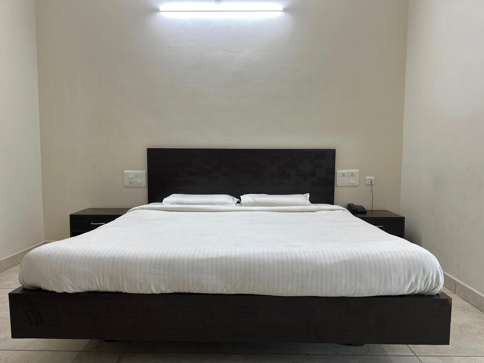Super Hotel O Sar Residency Nanjangud Экстерьер фото